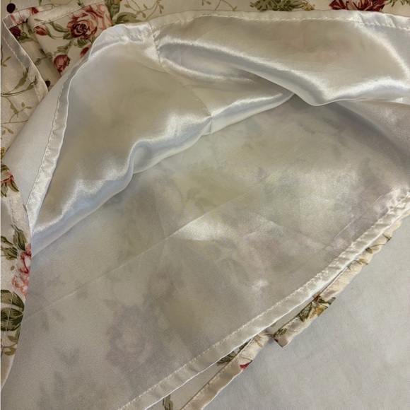 Romy-Flirty Shimmery Feminine & Hot - Picture 12 of 13